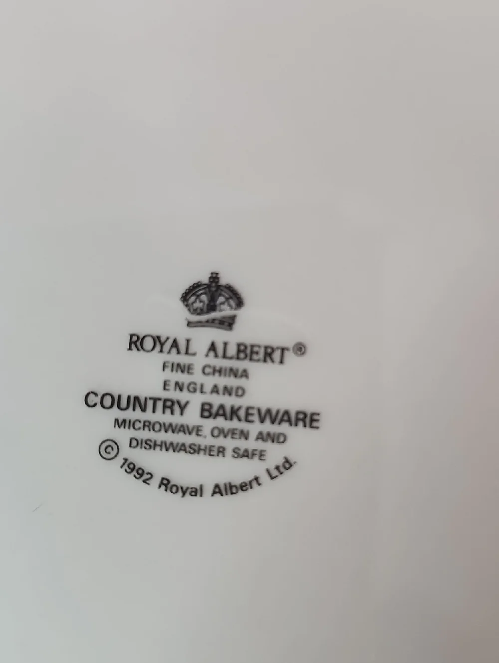 Royal Albert White Country Bakeware Piece with Floral Print